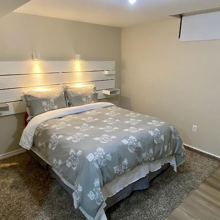 Affordable Room With Free Parking In Newmarket On Εξωτερικό φωτογραφία
