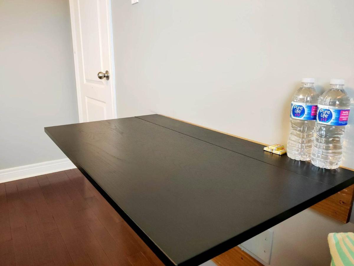 Affordable Room With Free Parking In Newmarket On Εξωτερικό φωτογραφία