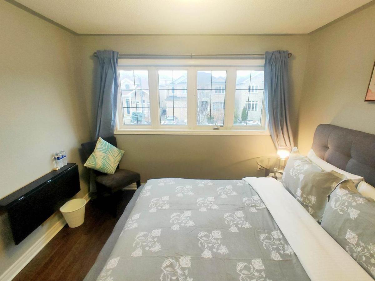 Affordable Room With Free Parking In Newmarket On Εξωτερικό φωτογραφία
