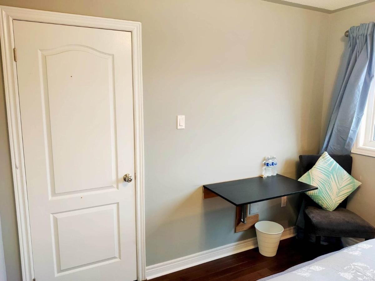 Affordable Room With Free Parking In Newmarket On Εξωτερικό φωτογραφία
