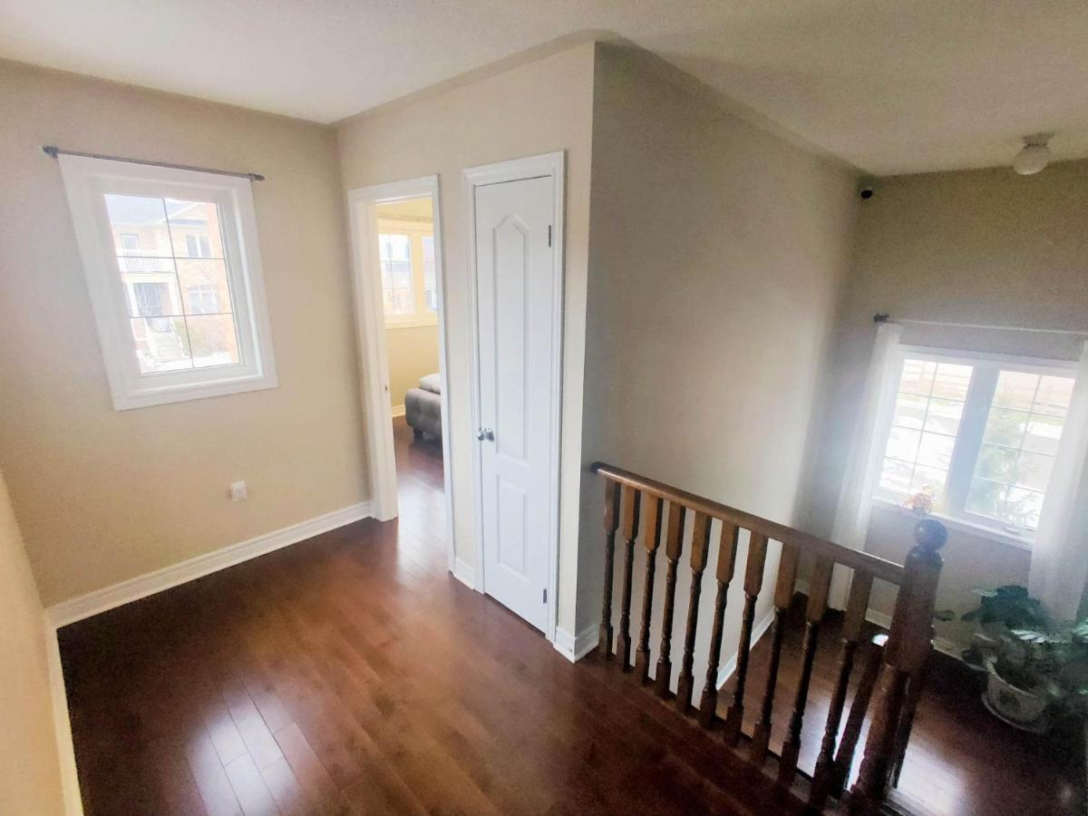 Affordable Room With Free Parking In Newmarket On Εξωτερικό φωτογραφία