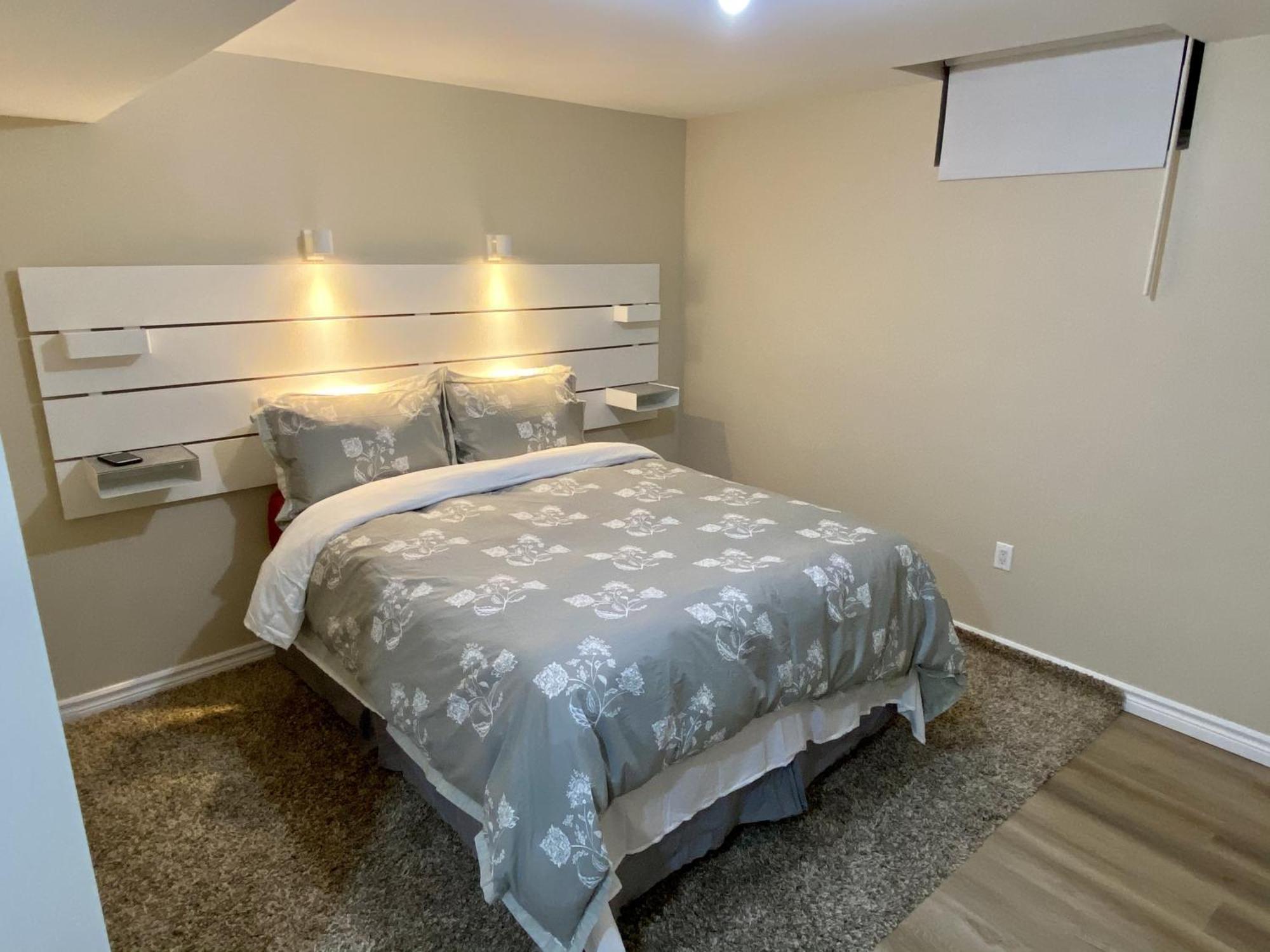 Affordable Room With Free Parking In Newmarket On Εξωτερικό φωτογραφία