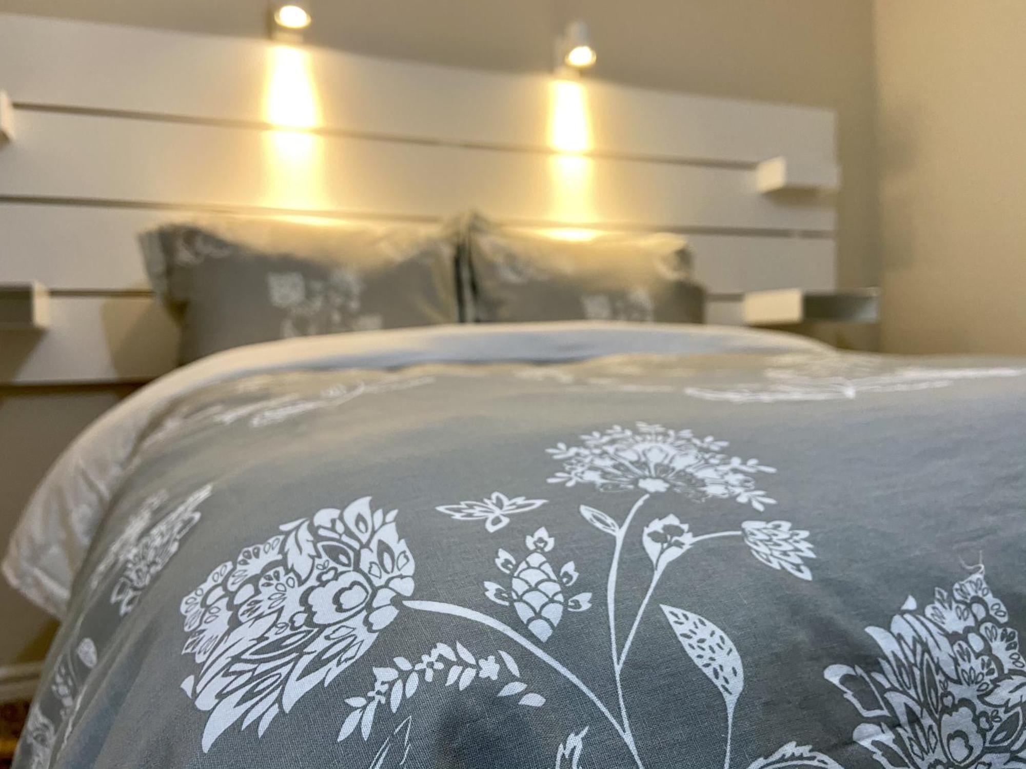 Affordable Room With Free Parking In Newmarket On Εξωτερικό φωτογραφία